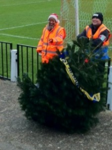 Pining for a goal (BOOMBOOM!). The stewards seem suitably spruce (I'll get my coat)
